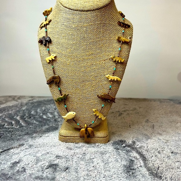 Vintage Native American Fetish Animal Carving Necklace with Turquoise Beads